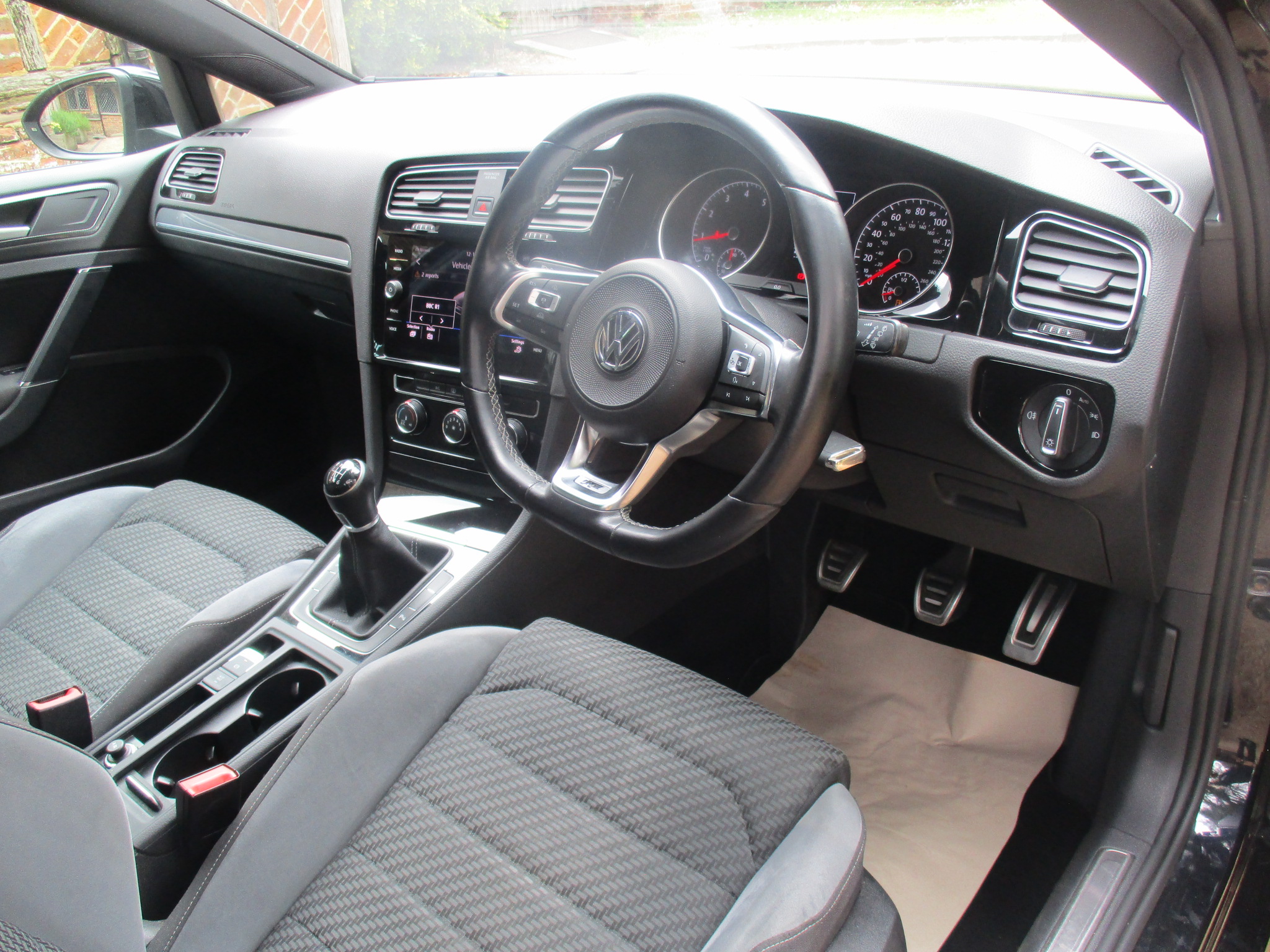 VW GOLF 1.5 TSI EVO R-LINE (6 SPD) 2018